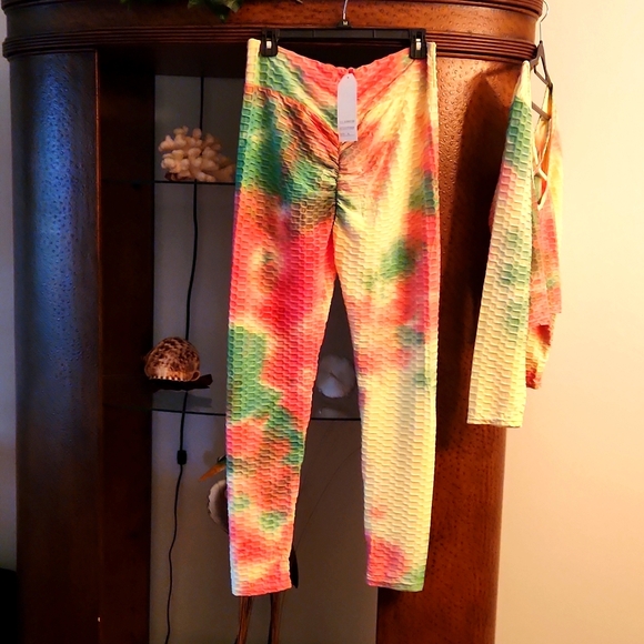 SPANDEX FITTING OUTFIT SIZE XL - Picture 4 of 7